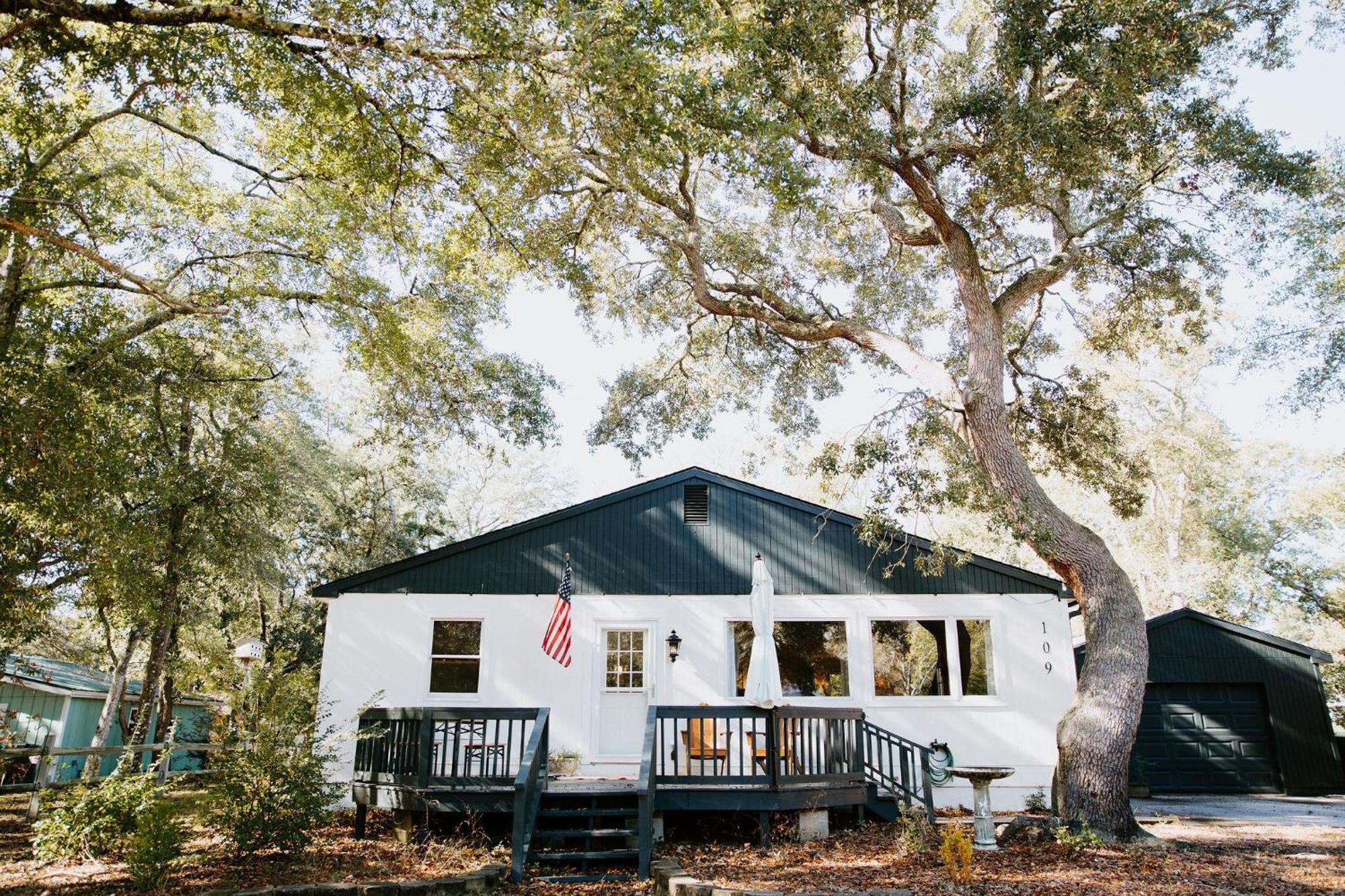 Cottage By The Sea: Pagnotto Shellback House Остров Оук Экстерьер фото