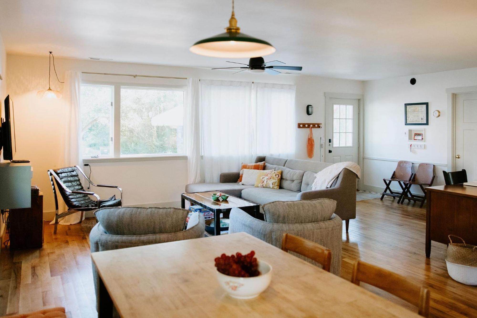 Cottage By The Sea: Pagnotto Shellback House Остров Оук Экстерьер фото
